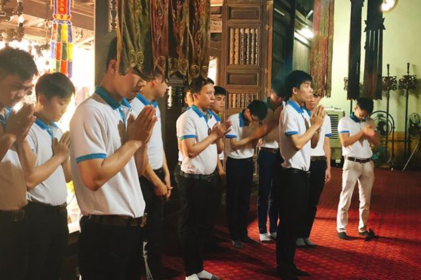 Chương trình ngoại khóa đi lễ chùa Dư Hàng
