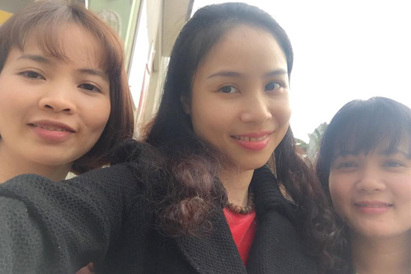 Ba cô bạn gái xinh đẹp lớp 12A THPT Trần Phú