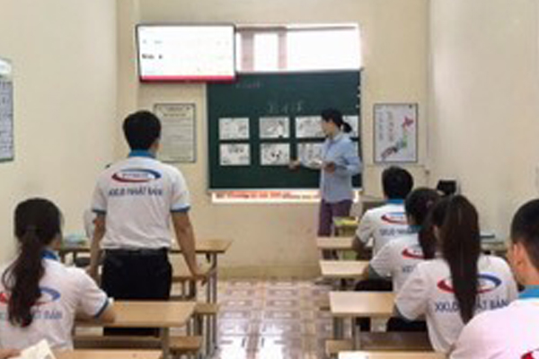 (Hình 14: Giờ học của giáo viên Nhật Bản của công ty PITSCO)