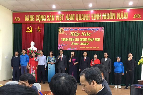 Tiết mục văn nghệ do đội thanh niên xung kích